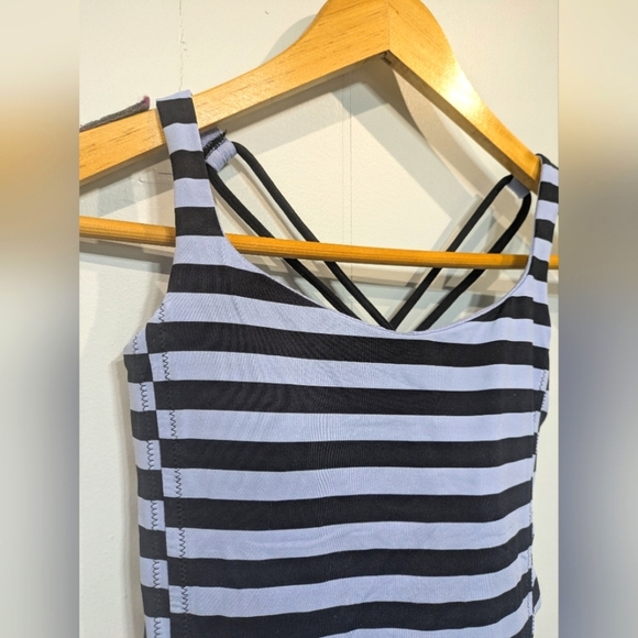 Lululemon Free To Be Criss Cross Sea Stripe Polar Haze Tank Size 2 Performance - Picture 2 of 6